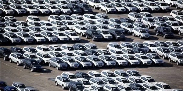 乘聯會崔東樹：1月末全國乘用車市場庫存333萬台、庫存64天