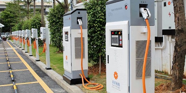 崔東樹：需要進一步構建高質量充電基礎設施體係